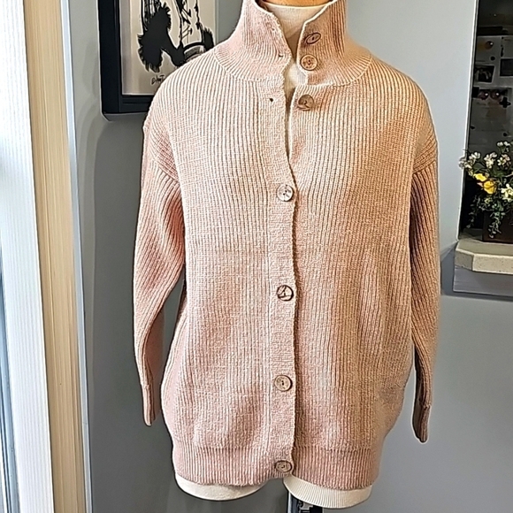 STYLEWE‎ NWT cardegan sweater size med, supper soft and cozy. Wooden butt… - Picture 1 of 12